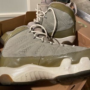 Air Jordan 9’s cool grey size 10.5 men